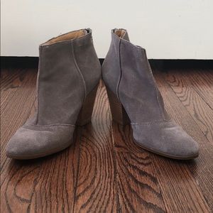 Enzo Angiolini Suede Booties, size tan